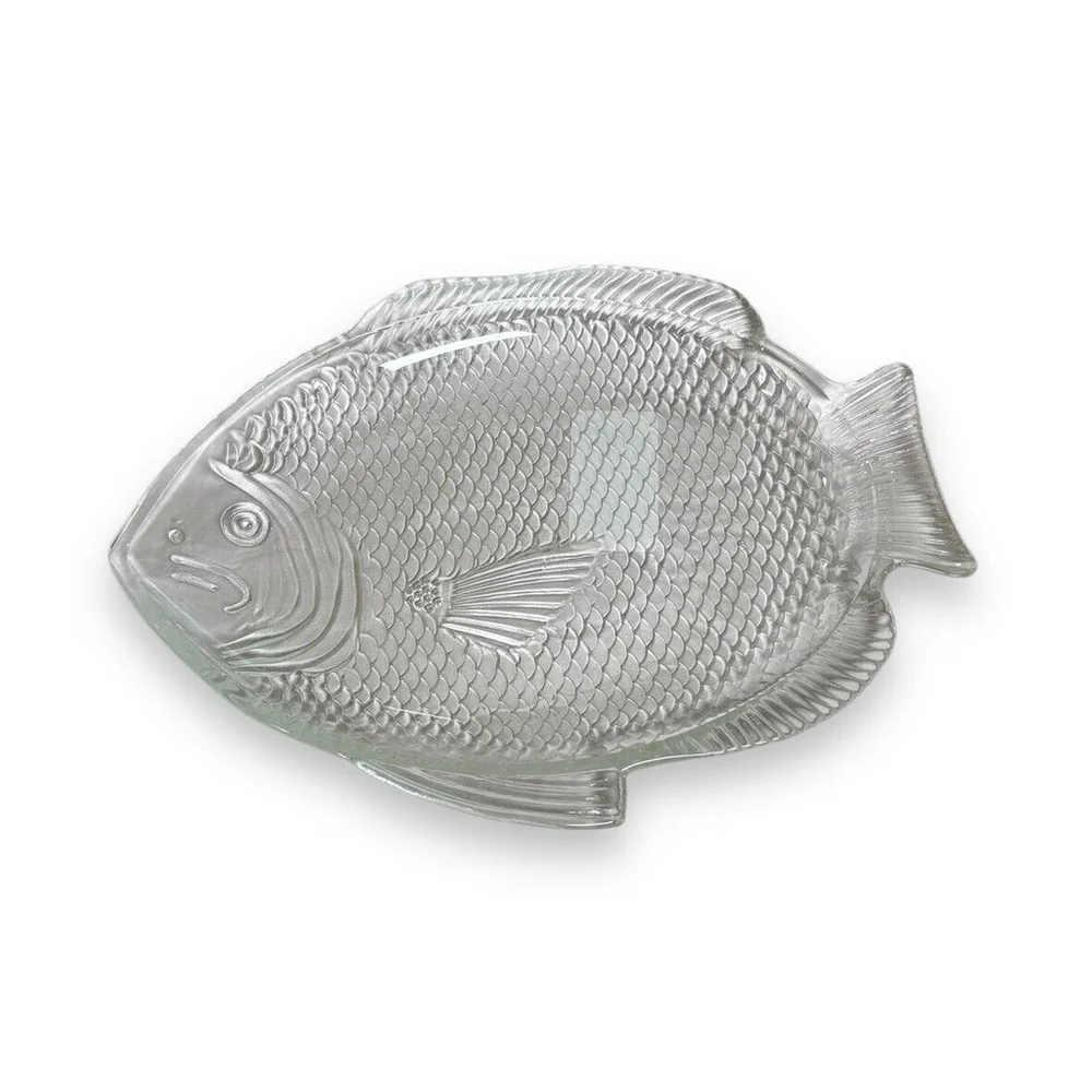 New Set of 9 USA Fish Shaped Vintage Clear Pressed Glass Plates 11 x 8 Heavy